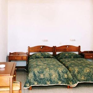 Studio Lit King-Size